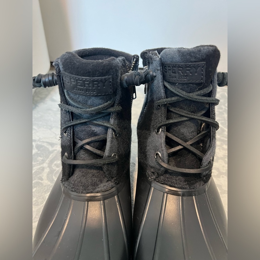 Sperry Saltwater Quilted Duckboot 7.5 - Picture 2 of 8